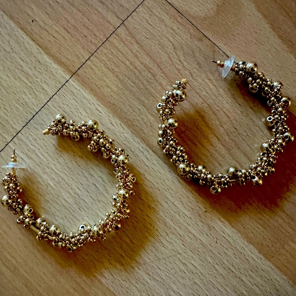 GOLD HOOP EARRINGS